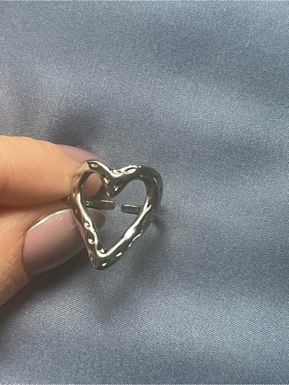 Heart-Shaped Metal Buckle - Shiny Black